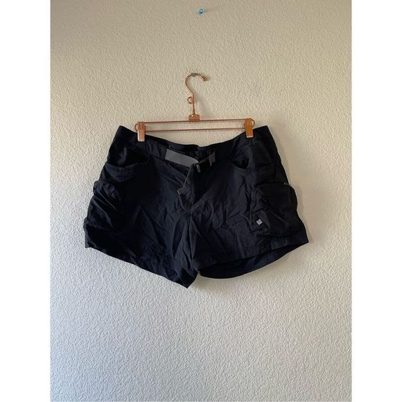 Columbia Pants - Columbia women’s utility cargo style nylon shorts size medium